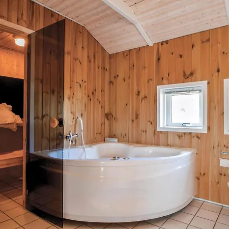 Three-bedroom In Bjert Tatil Evi