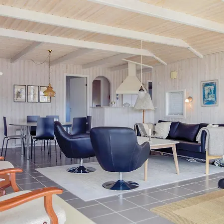 Three-bedroom In Bjert Сasa de vacaciones