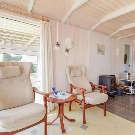 Tatil Evi Three-bedroom In Bjert Binderup Strand