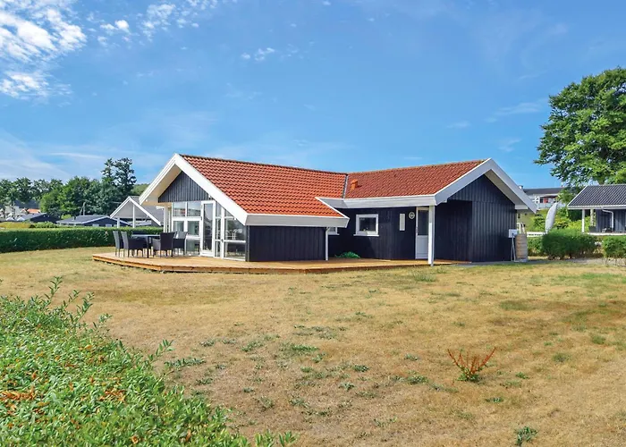 Three-bedroom In Bjert Nyaraló *